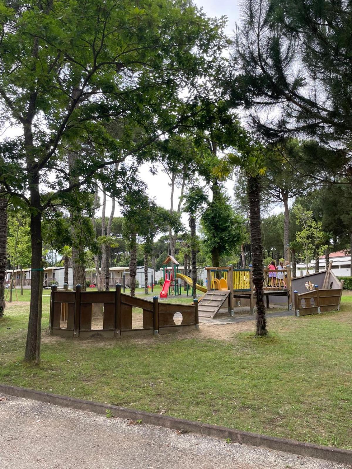 Happy Camp Mobile Homes In Camping Laguna Village Caorle Exteriör bild