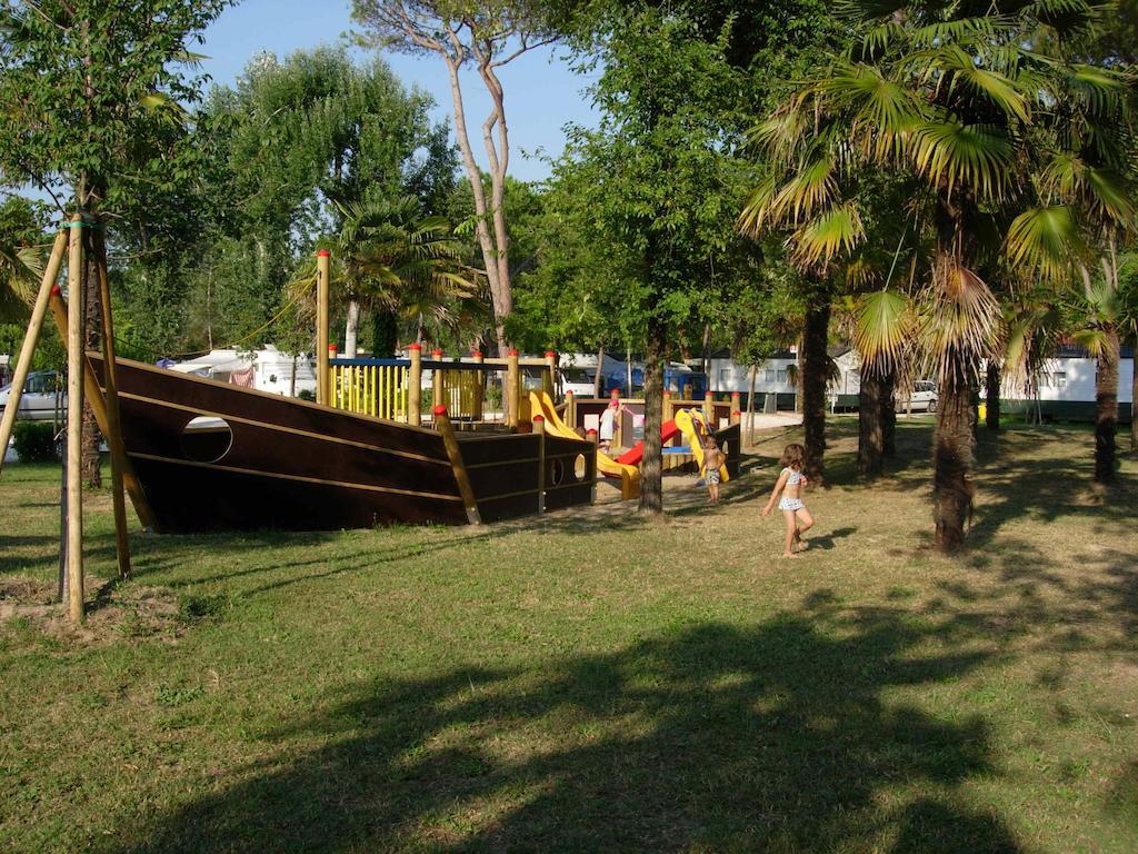 Happy Camp Mobile Homes In Camping Laguna Village Caorle Exteriör bild