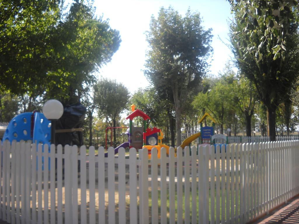 Happy Camp Mobile Homes In Camping Laguna Village Caorle Exteriör bild